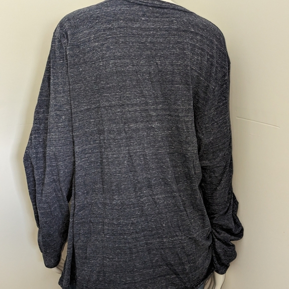 Men's 2XL Old Navy Long sleeve shirt - Picture 3 of 3